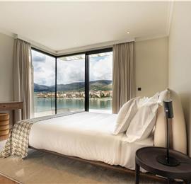Selection of 5 bedroom seafront villas with heated pool on Ciovo near Trogir, sleeps 10